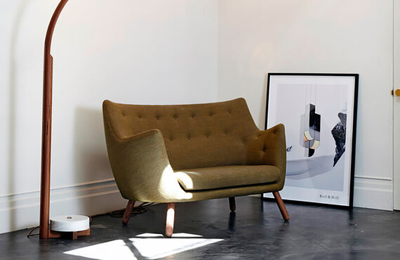 フィン・ユールが自邸で使っていたと言われいているソファ『Poet Sofa』