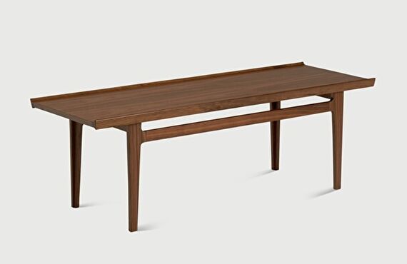 フィン・ユールらしい自由な発想のサイドテーブル『500 Couch Table』