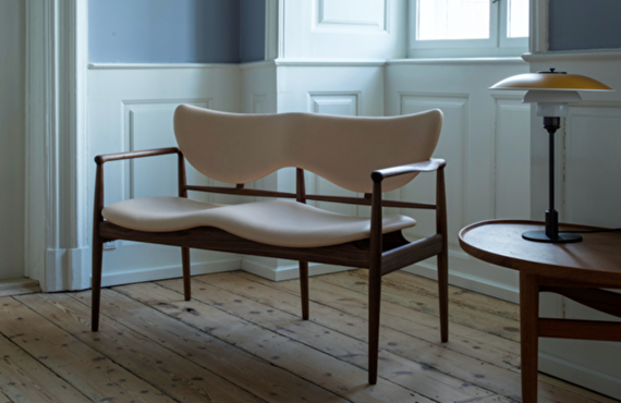 コンパクトで洗練されたフィン・ユールらしいソファベンチ『48 Sofa Bench』