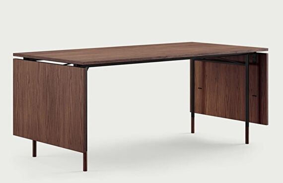 エレガントで実用的なダイニングテーブル『Nyhavn Dining Table』
